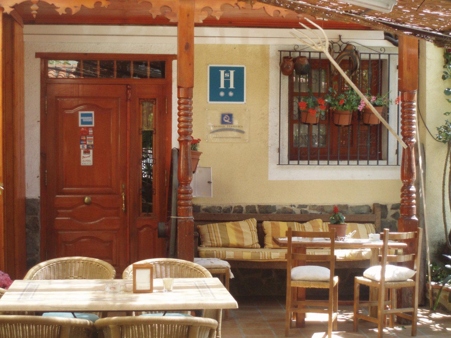 Hostal Restaurante La Muralla Canete  Exterior foto