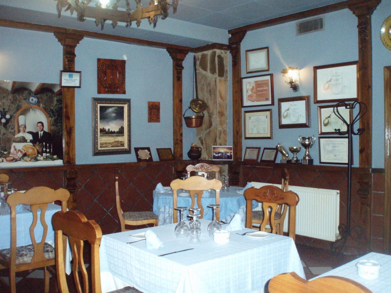 Hostal Restaurante La Muralla Canete  Exterior foto